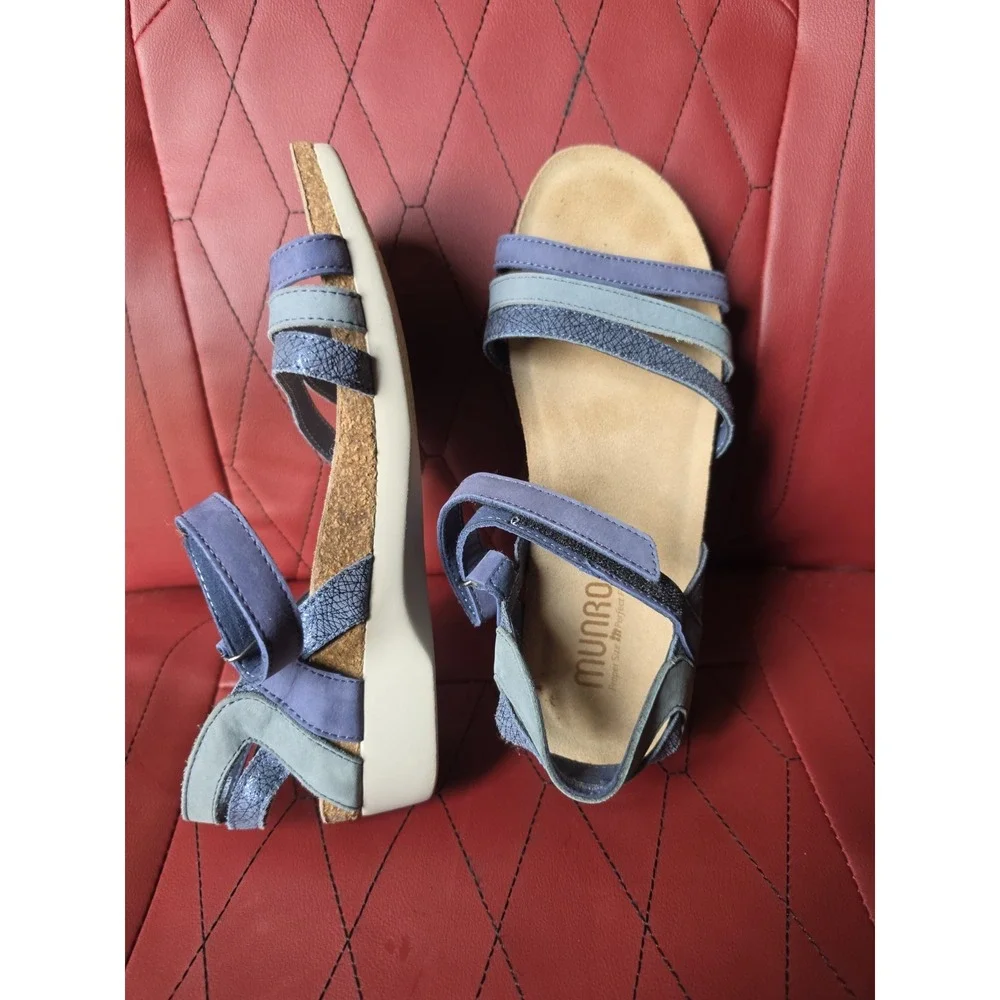 Munro sandals 7.5